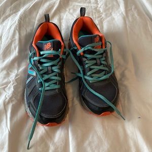 Like new New Balance shoes size 8